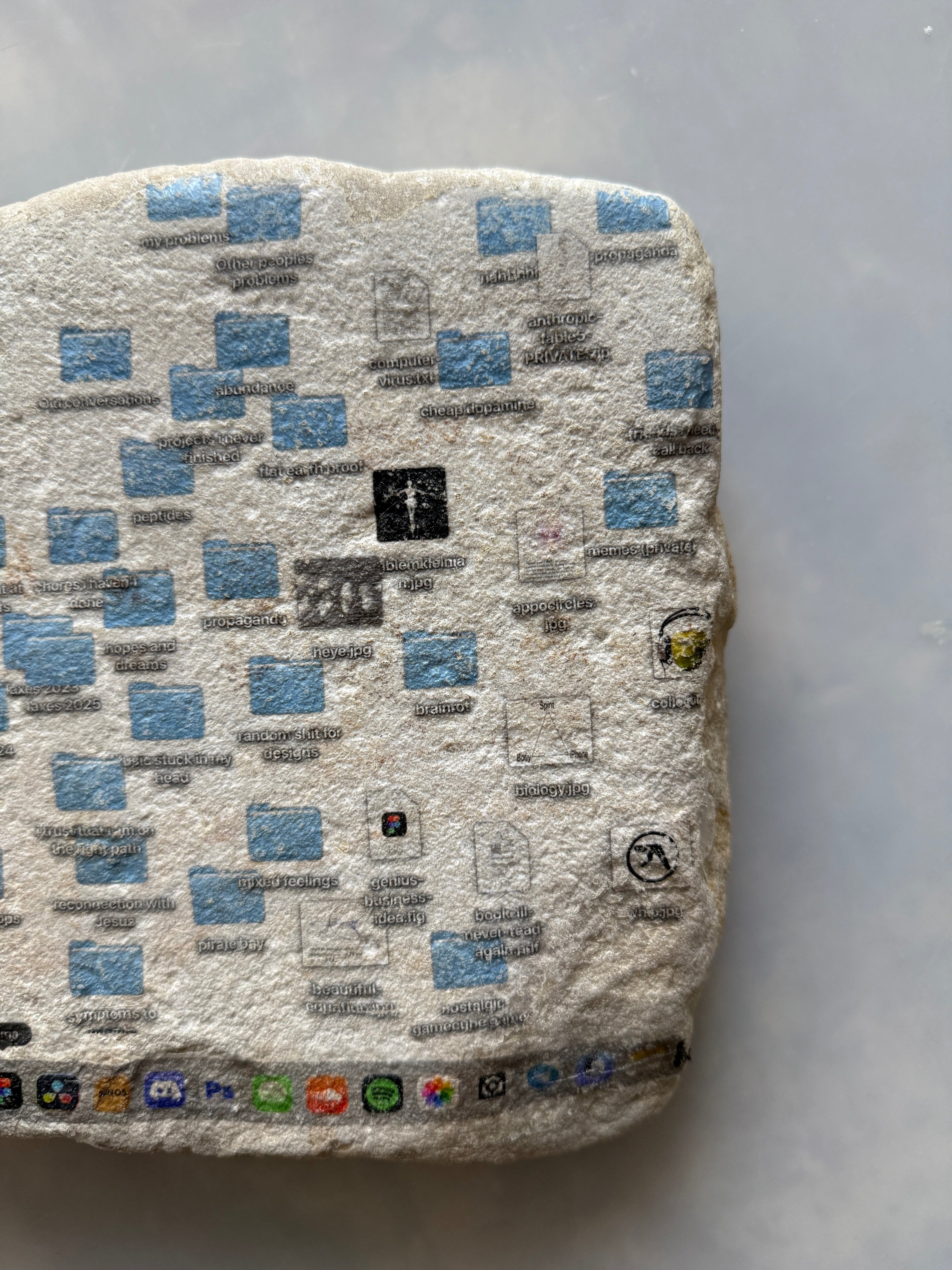 Desktop Fossil